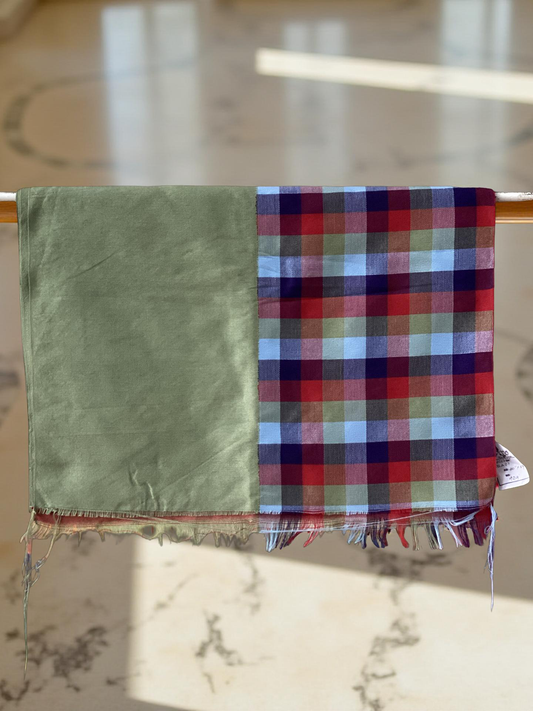 Fabric Checkered red, blue & violet / plain green